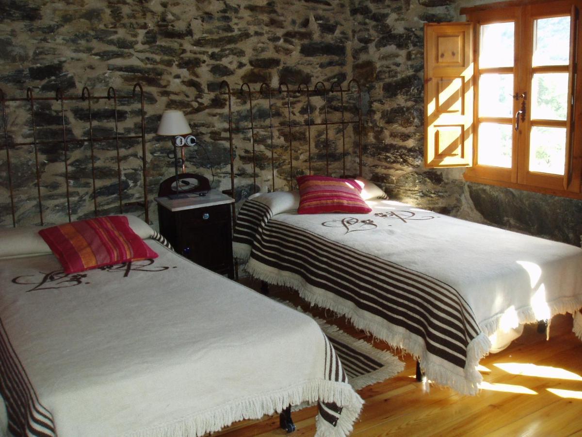 Hotel Rural El Urogallo Murias de Paredes Zimmer foto